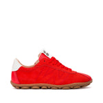 Czerwone sneakersy Wonders, trampki w stylu retro widok z boku.