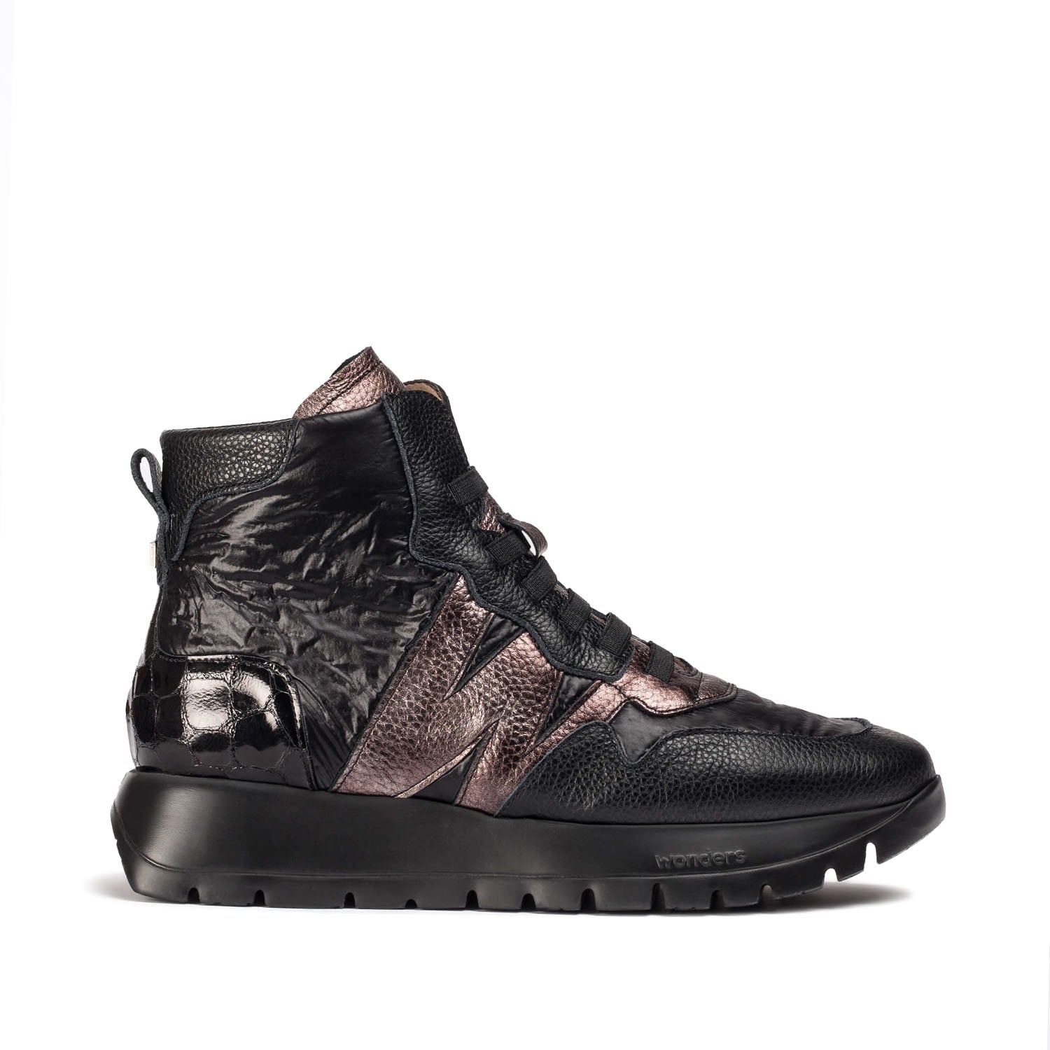 Wiosenne sneakersy Wonders – za kostkę, damskie, skóra naturalna, widok z profilu na wysoką cholewkę w kolorach czerni i metalicznego różu.