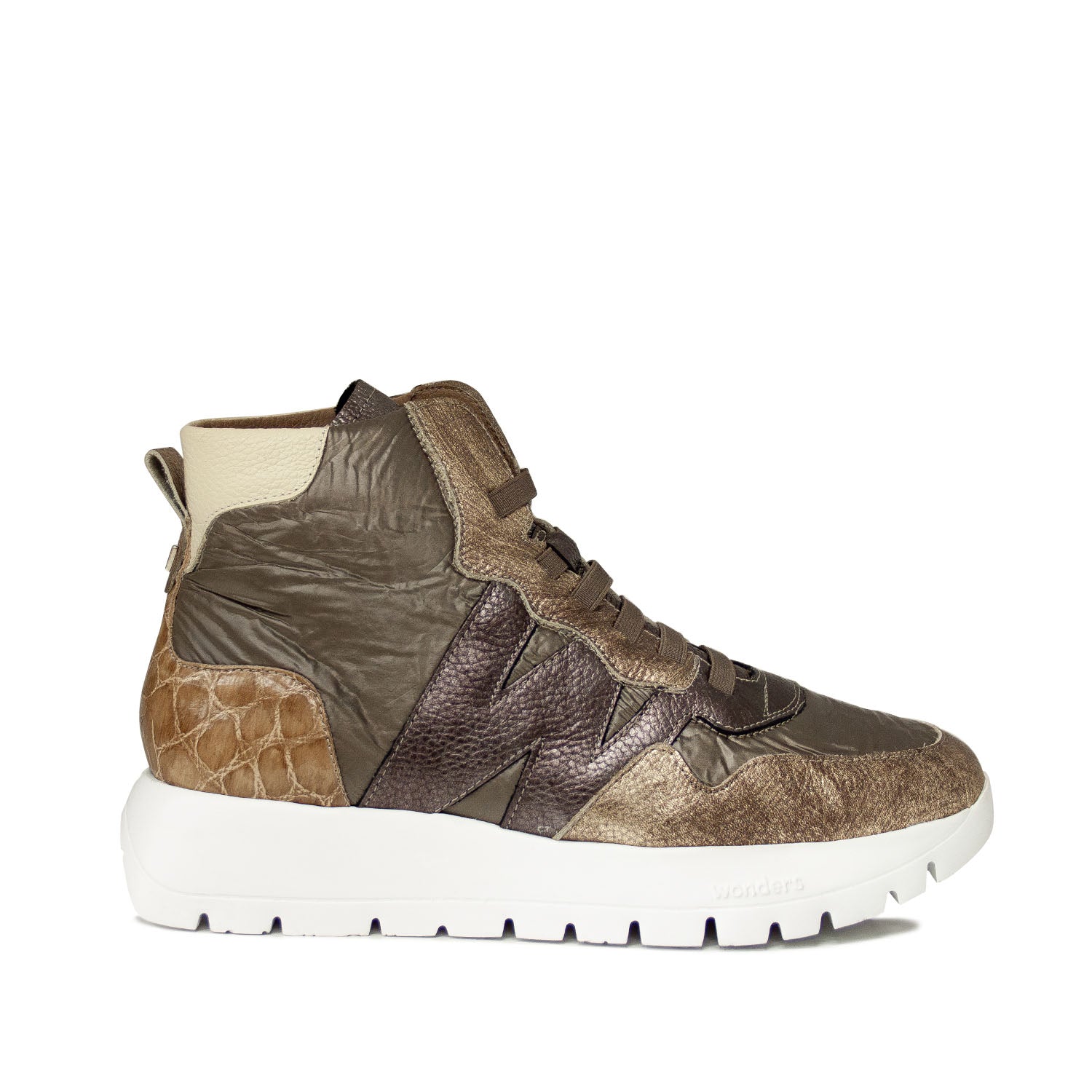 Sneakersy Wonders – za kostkę, damskie, wiosenne - widok z boku na hiszpańskie sneakersy ze skóry naturalnej.