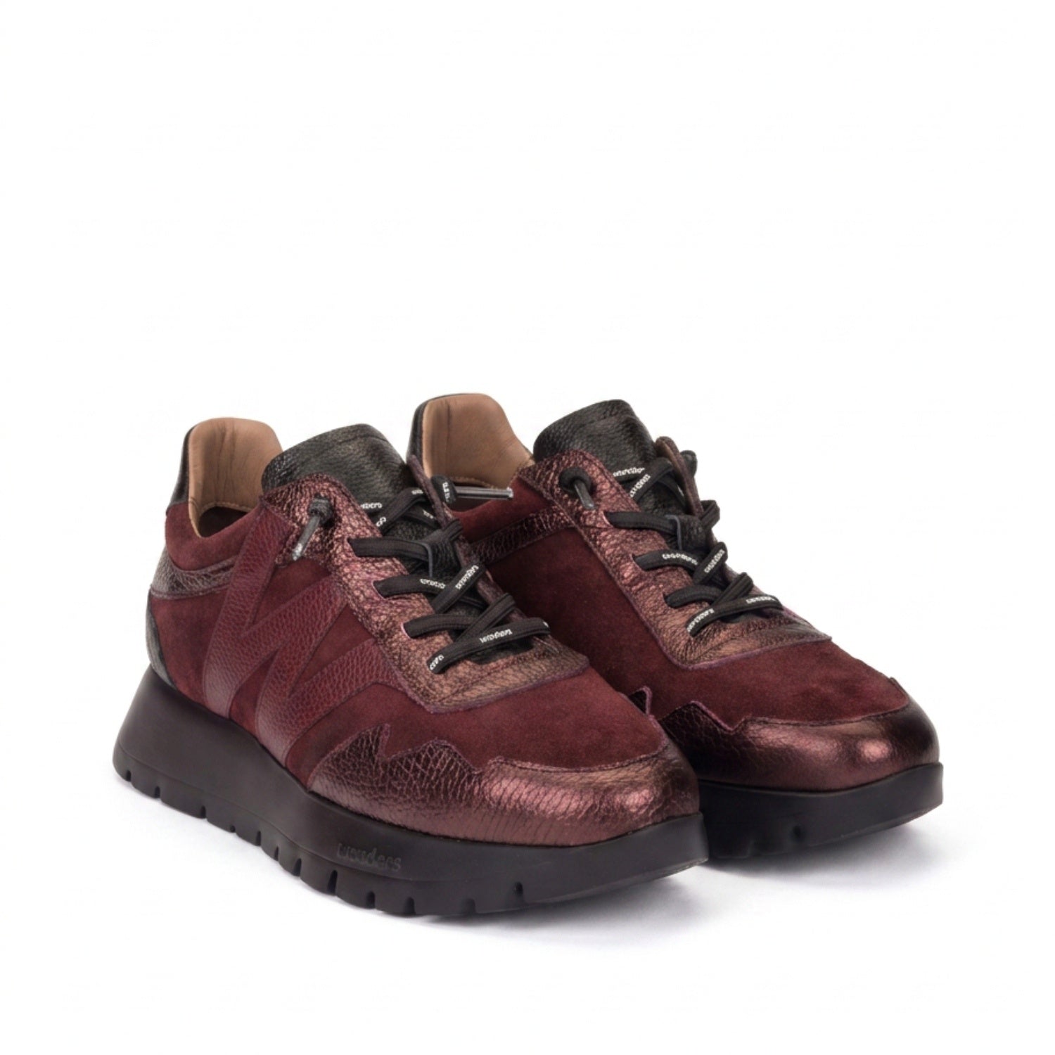 Sneakersy Wonders – bordowe, zamszowe, skórzane - pod kątem